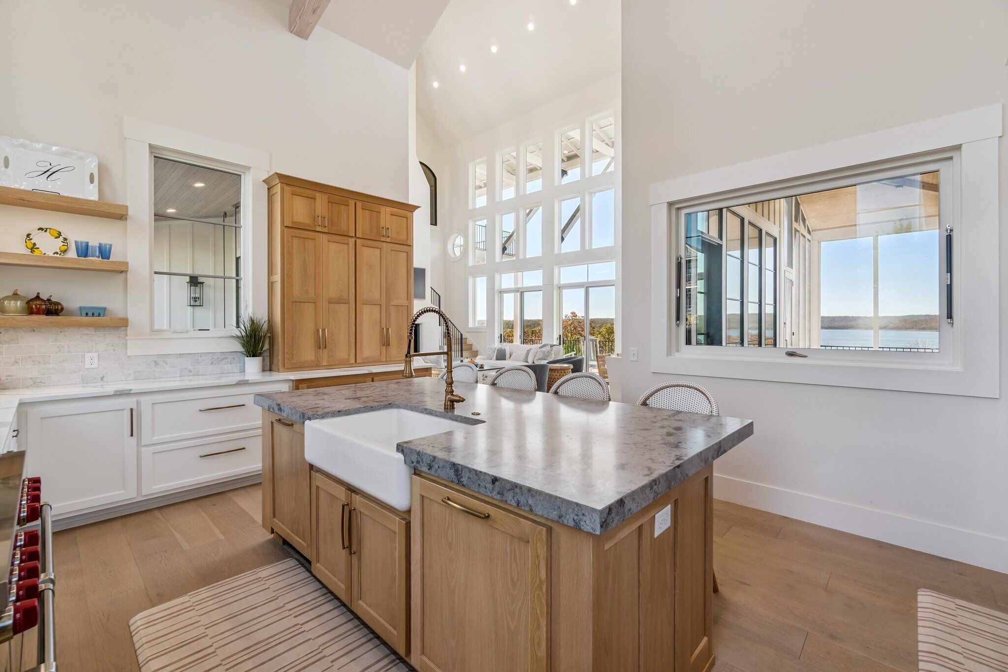 Réfrigérateur, micro-ondes, cafetière/bouilloire