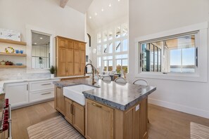 Frigorifero, microonde, macchina per tè/caffè