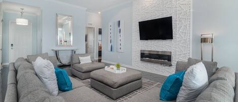 Condo, 4 Bedrooms | Living area