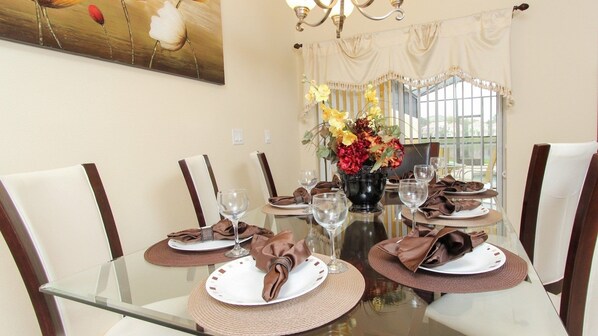 Casa de ciudad, 4 habitaciones | Restaurantes