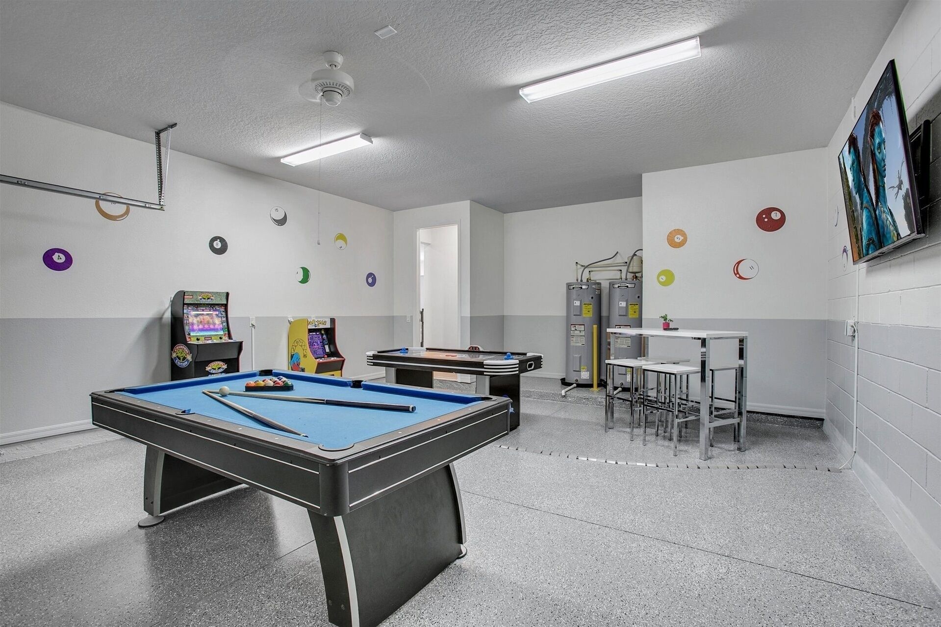 House, 6 Bedrooms | Games room