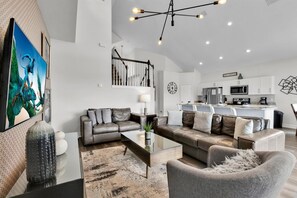 Maison, 6 chambres | Coin séjour | TV connectée