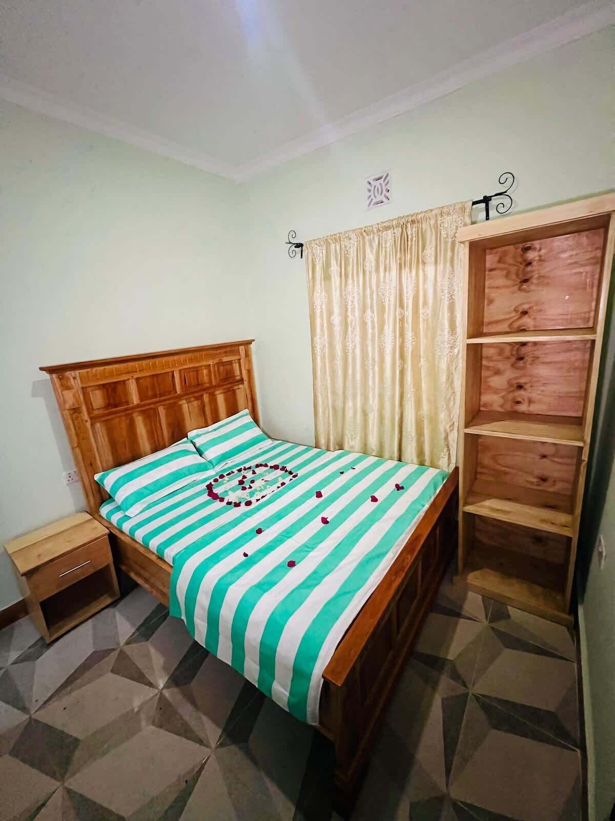 2 bedrooms, internet, bed sheets
