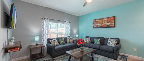 Maison mitoyenne, 4 chambres | Coin séjour