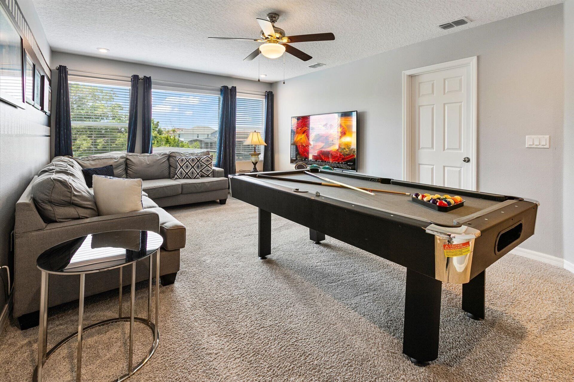 Casa, varias habitaciones | Área de sala de estar