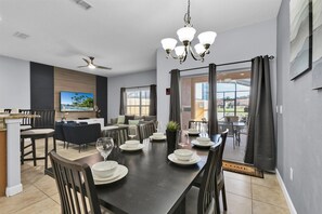 Townhome - 4 sovrum | Restauranger