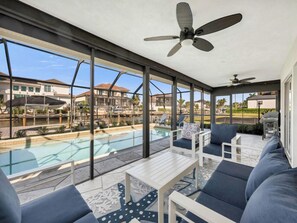 A heated pool - 🌊 Waterfront Escape | Canal-Front Retreat w/ Private Pool (Naples)