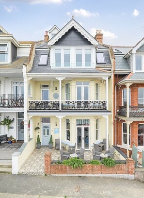 Exterior - Beachfront Luxury Home with Hot Tub, 9 beds, Cinema room, Sleeps 2 to 16 (Newquay)