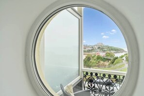 Interior - Beachfront Luxury Home with Hot Tub, 9 beds, Cinema room, Sleeps 2 to 16 (Newquay)
