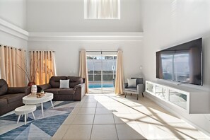 Living area - Disney Area 6 Bedroom Vacation Home with Private Pool 6 Home (Davenport)