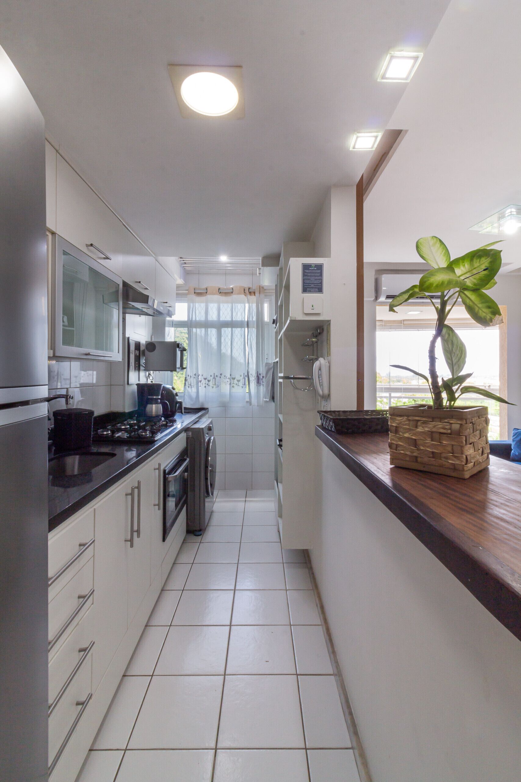 Réfrigérateur, micro-ondes, four, cafetière/bouilloire