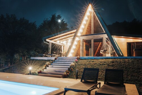 A-Frame Wellness Chalet • 2 Bedrooms • Sauna, Jacuzzi & Private Pool