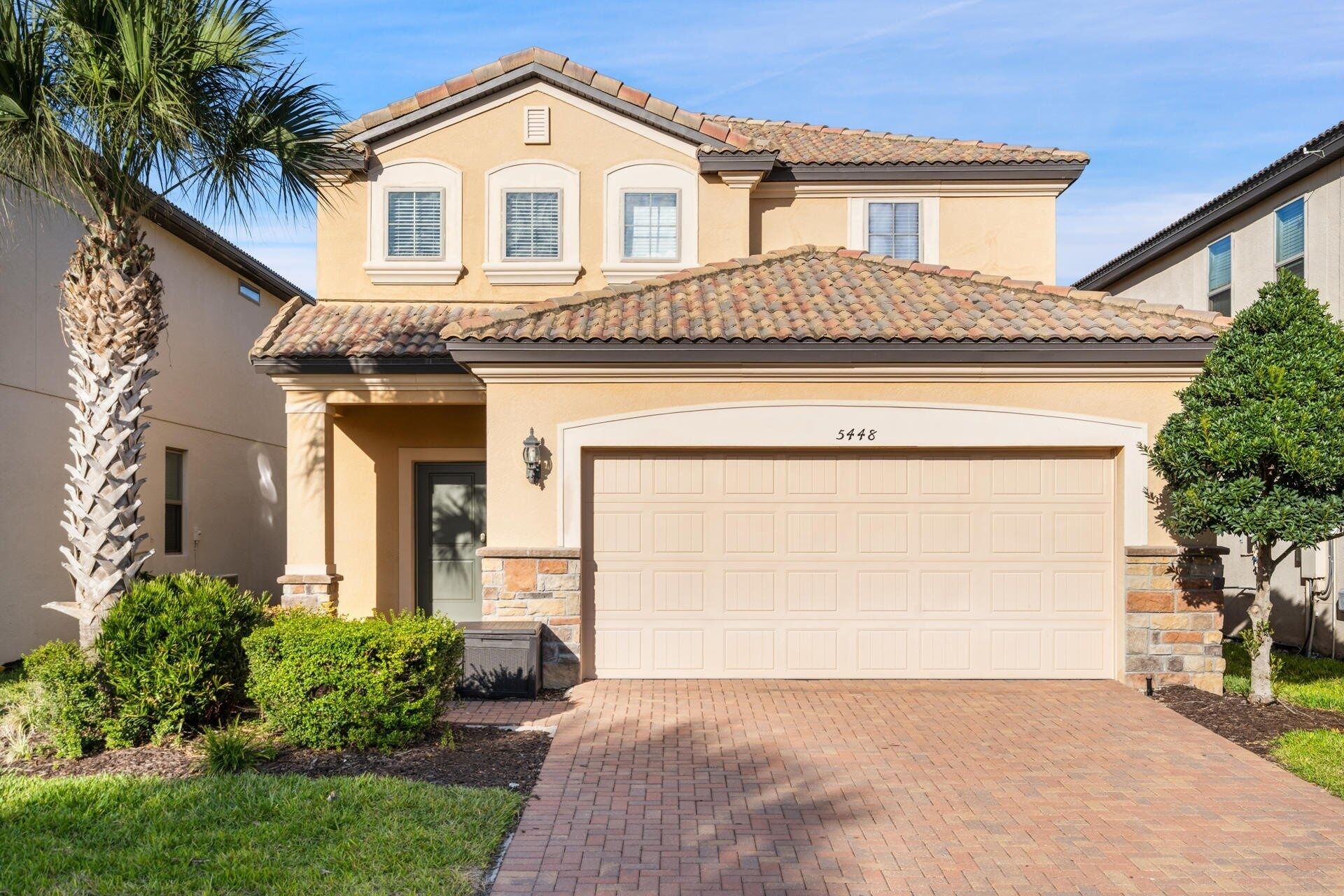 Hus - 5 sovrum | Detalj exteriör