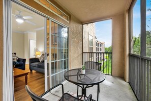 Outdoor dining - Tuscana Resort 3 Bedroom Condo Clubhouse Access 8 miles to Disney 3 Condo (Davenport)
