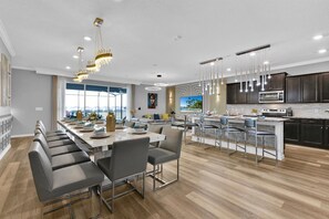 Dining - New 10 Br/19 Beds Pool+spa Disney Fireworks View 10 Bedroom Home (Davenport)