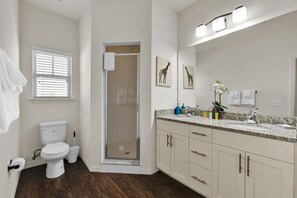Townhome, 4 Bedrooms | Bathroom | Towels - West Lucaya Village 4 Bedroom Townhome 4 Townhouse (Kissimmee)