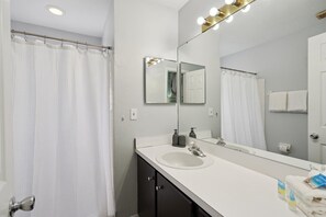 Apartment, 3 Schlafzimmer | Badezimmer | Handtücher