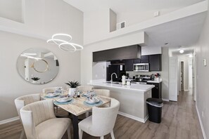 Kondominium, 3 kamar tidur | Dapur pribadi | Lemari es, oven, dan pemanggang roti