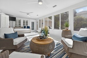 Interior - Private Pool~Sleeps 10~Golf Cart 6 Passenger Included~Walk to beach (Destin)
