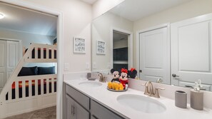 Casa, 6 habitaciones | 6 habitaciones y wifi gratis
