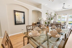 House, 4 Bedrooms | Dining
