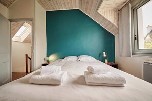 2 Schlafzimmer, Schreibtisch, Reisekinderbett, kostenloses WLAN
