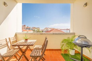 Outdoor dining - •« Come Home to Calm in Lisbon’s Center »• (Lisboa)