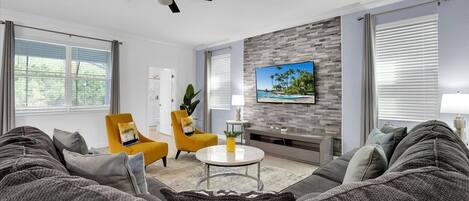 Casa, varias habitaciones | Área de sala de estar