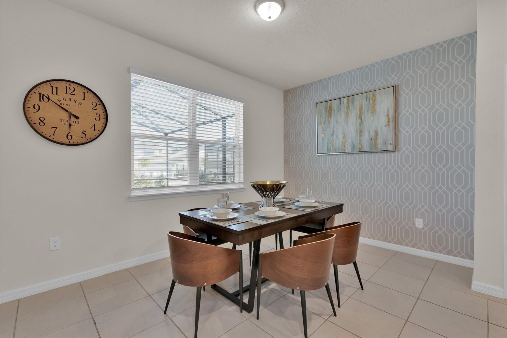 House, 5 Bedrooms | Dining