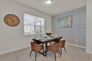 House, 5 Bedrooms | Dining