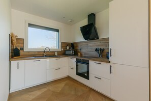 Réfrigérateur, four, plaque de cuisson, lave-vaisselle