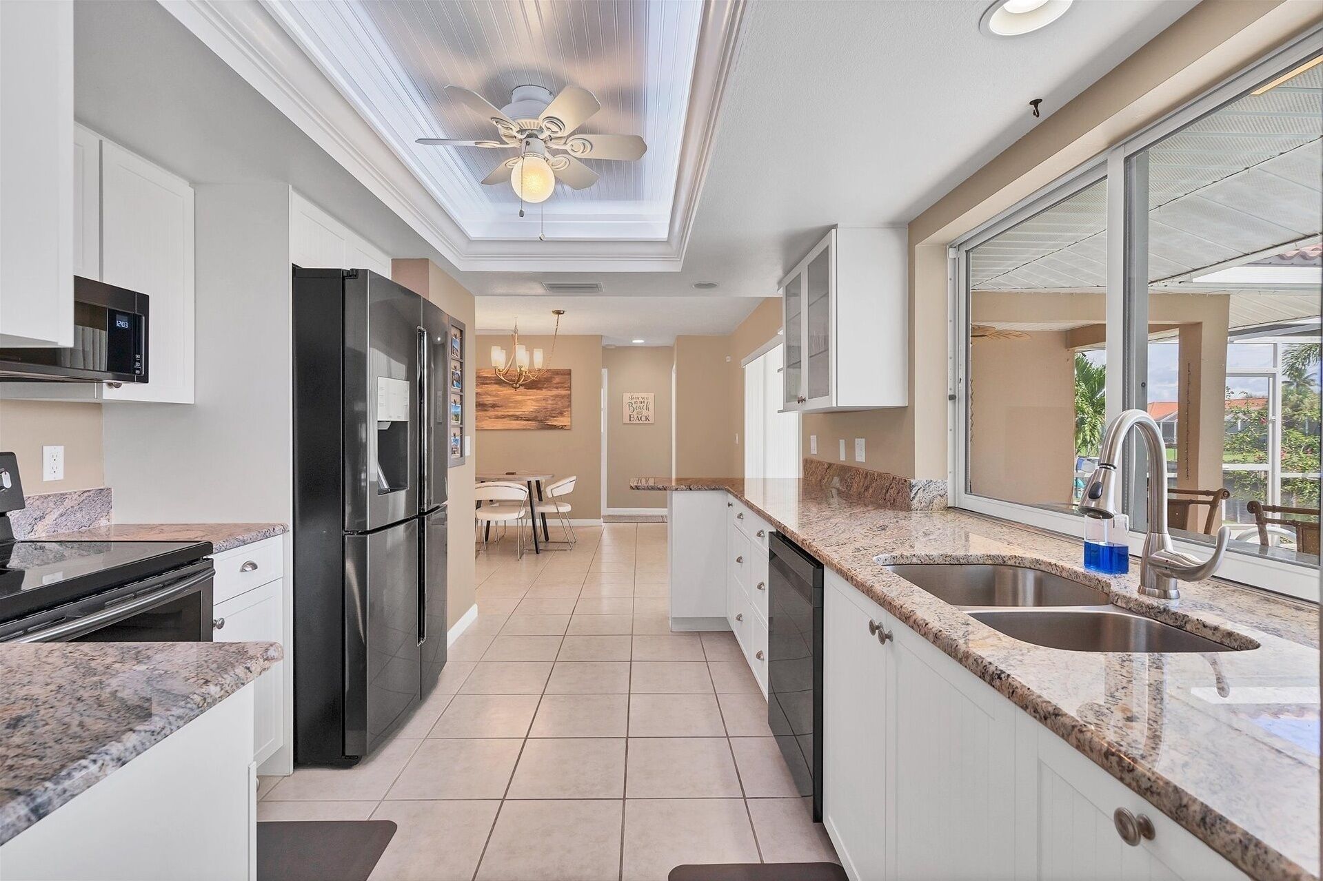 House, 3 Bedrooms | Private kitchen