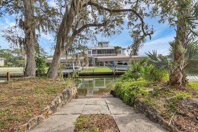 Englewood 2 Bedroom Canalfront Pool Cottage 2 Home