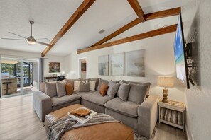 House, 3 Bedrooms | Living area - Punta Gorda 3-Bedroom Canalfront Vacation Home with Dock 3 Home (Punta Gorda)