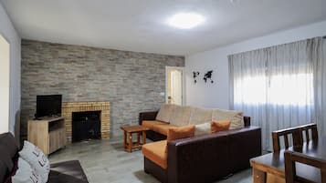 Télévision, cheminée