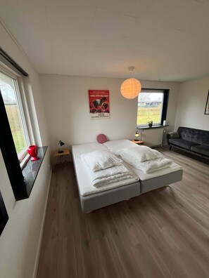 3 chambres, fer et planche à repasser, Wi-Fi gratuit, draps fournis