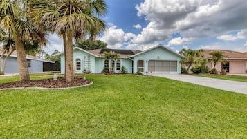 House, 3 Bedrooms | Exterior