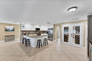 House, 5 Bedrooms | Private kitchen | Fridge, oven, coffee/tea maker, toaster - Punta Gorda Isles 4-Bedroom Private Pool+Spa Home on Canal 4 Home (Punta Gorda)