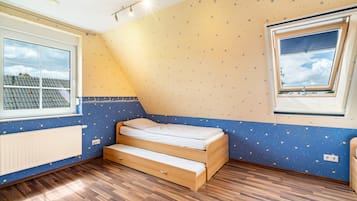 2 bedrooms, WiFi, bed sheets