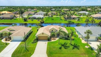 House, 3 Bedrooms | Exterior