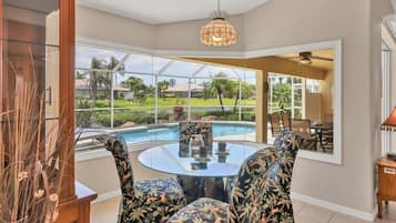 House, 3 Bedrooms | Dining