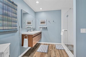 House, 3 Bedrooms | Bathroom - Port Charlotte Private Splash Pool with Canal 3 bedroom Home 3 Home (Port Charlotte)