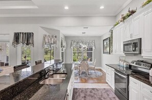 House, 3 Bedrooms | Private kitchen - The Sanctuary - Private Pool+spa Vacation Home - Only 5 Minutes To The Gulf Coast! 3 Bedroom Home (Rotonda West)