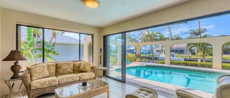 House, 3 Bedrooms | Living area | Smart TV