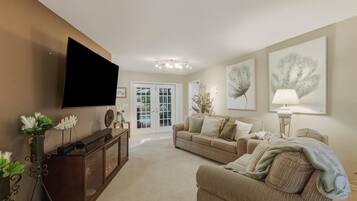 House, 3 Bedrooms | Living area