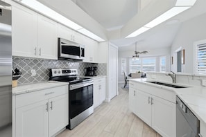 Private kitchen - Punta Gorda 3-Bedroom Canalfront Pool Vacation Home with Dock 3 Home (Punta Gorda)