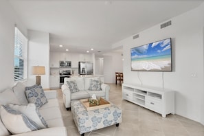 Living area - Heritage Landing Golf And Country Club Vacation Condo 3 Bedroom Condo (Punta Gorda)
