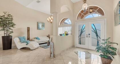 South Gulf Cove Private Vacation Home With Pool And Hot Tub - Only 15 Minutes To Swfl Beaches! 4 Bedroom Home
