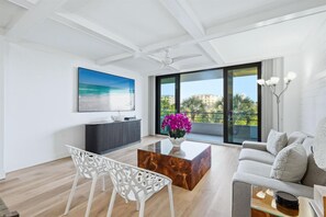 Apartment, 2 Schlafzimmer | Wohnbereich | Smart-TV