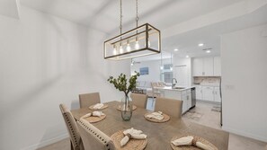 Dining - 30-night Min 3 Bdrm 2nd Floor Heritage Landing Golf Club Transfer Included! 3 Bedroom Condo (Punta Gorda)